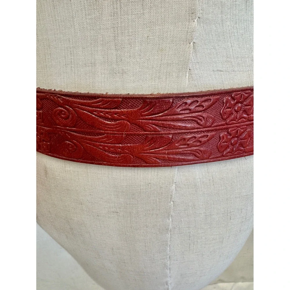 Lauren Ralph Lauren Floral Tooled Embossed Red Leather Belt Size Medium